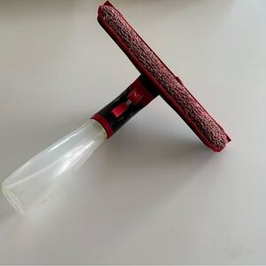 Rubbermaid Cleaner & Squeegee w/attached refillable bottle